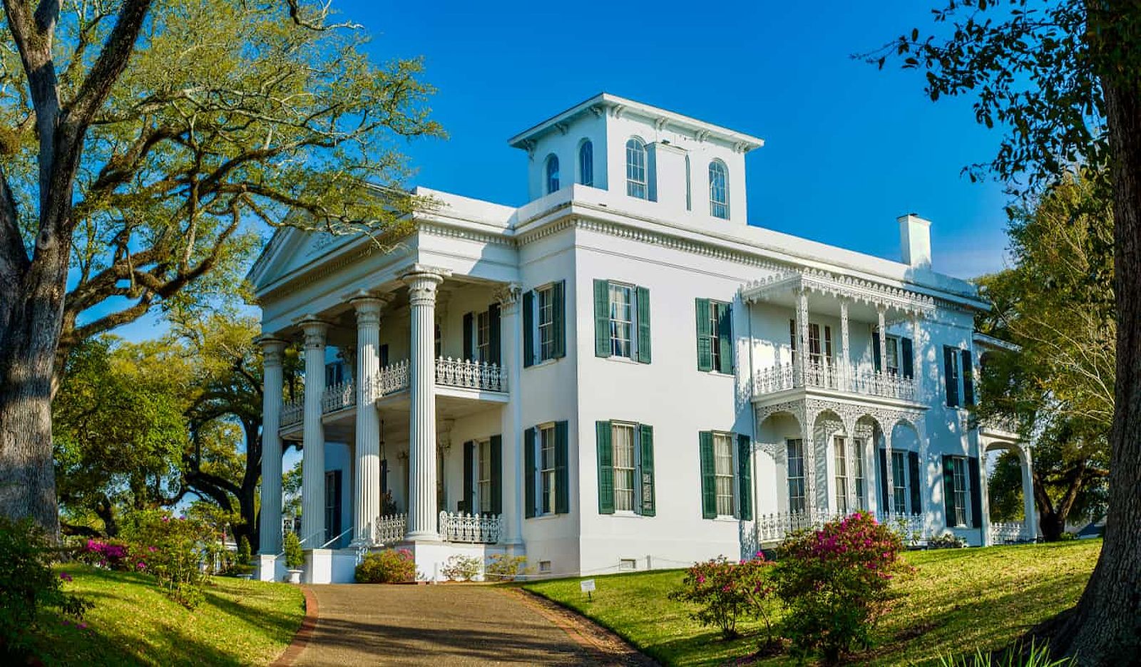 The stunning Stanton Hall mansion in historic Natchez, Mississippi