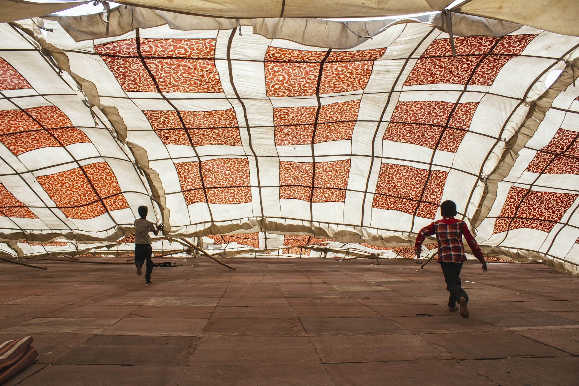 Unlocking Creativity: How Cross-Border Collaborations Drive Innovation in Art Projects