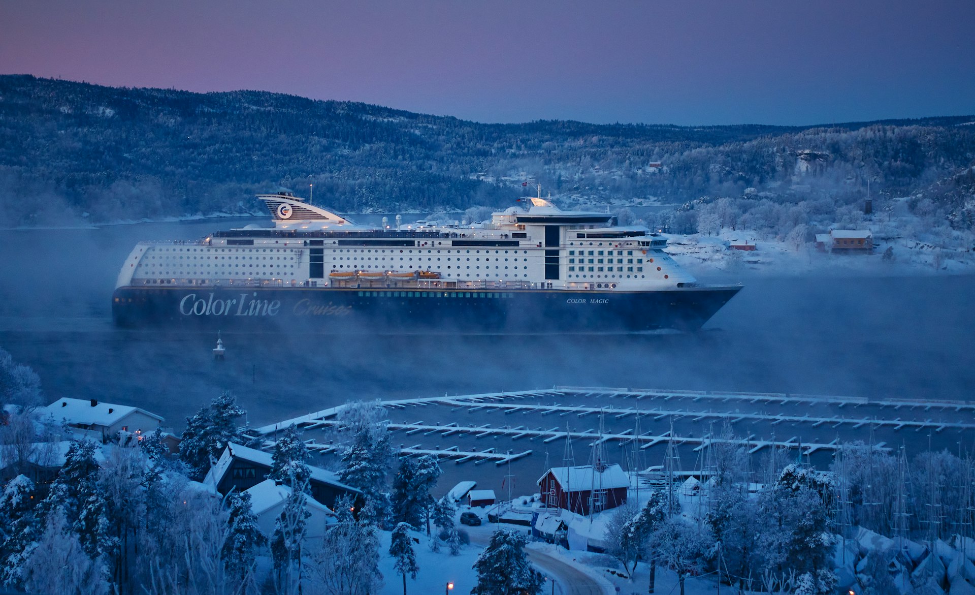 Experience Sustainable Luxury: Eco Cruises to the Arctic and Antarctic