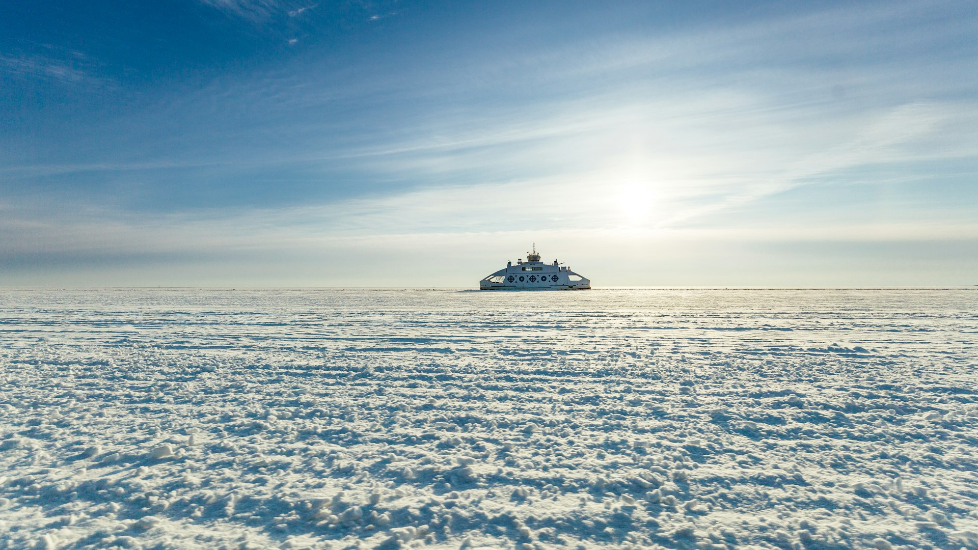 Unlocking the Wonders of the Arctic: Expert Guidance for Polar Cruises and Expeditions