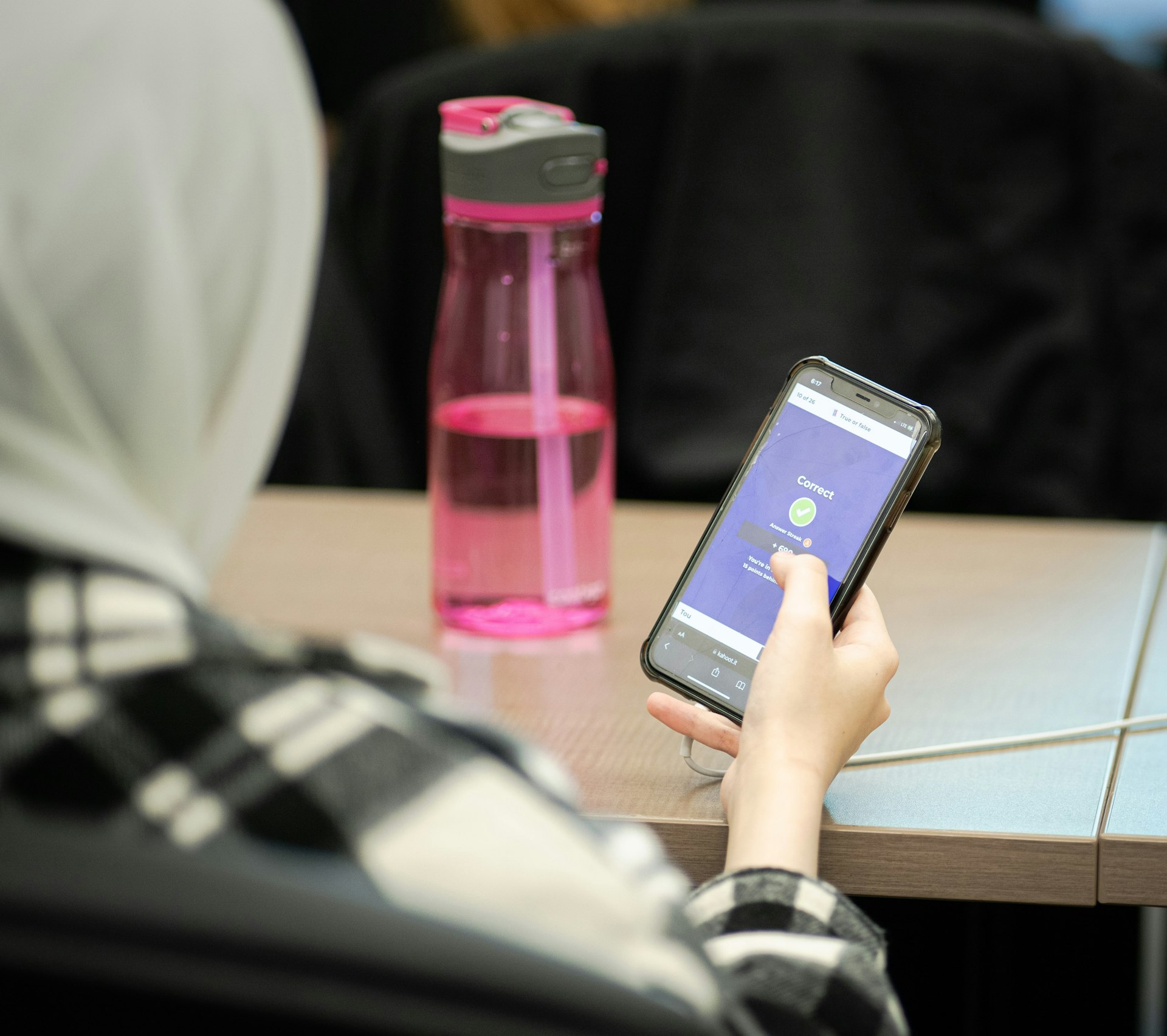 Navigating the Impact of Social Media on Student Learning: Opportunities, Risks, and Strategies